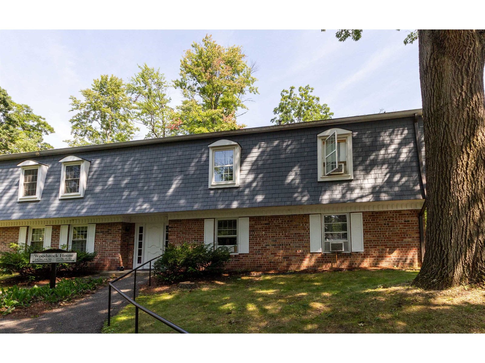 125 Kennedy Drive, Unit 27