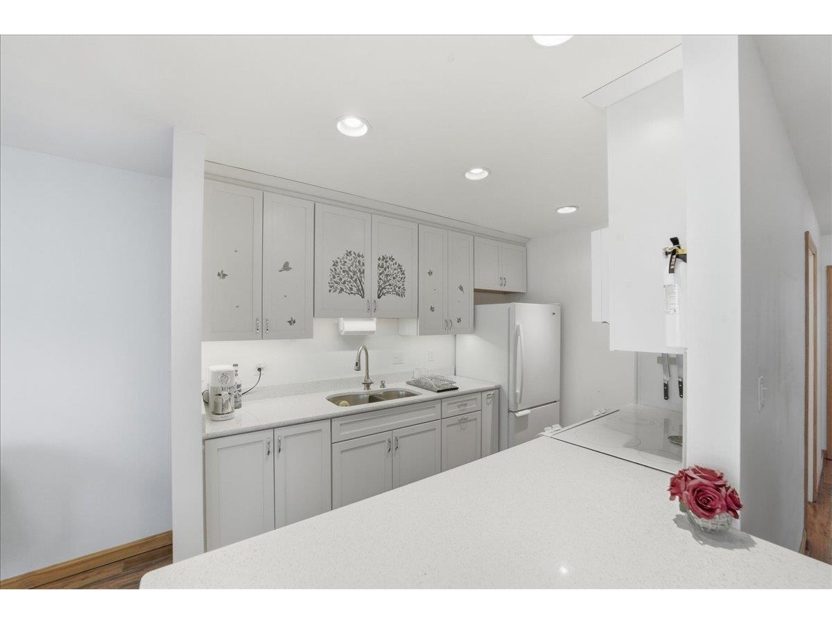 125 Kennedy Drive, Unit 6