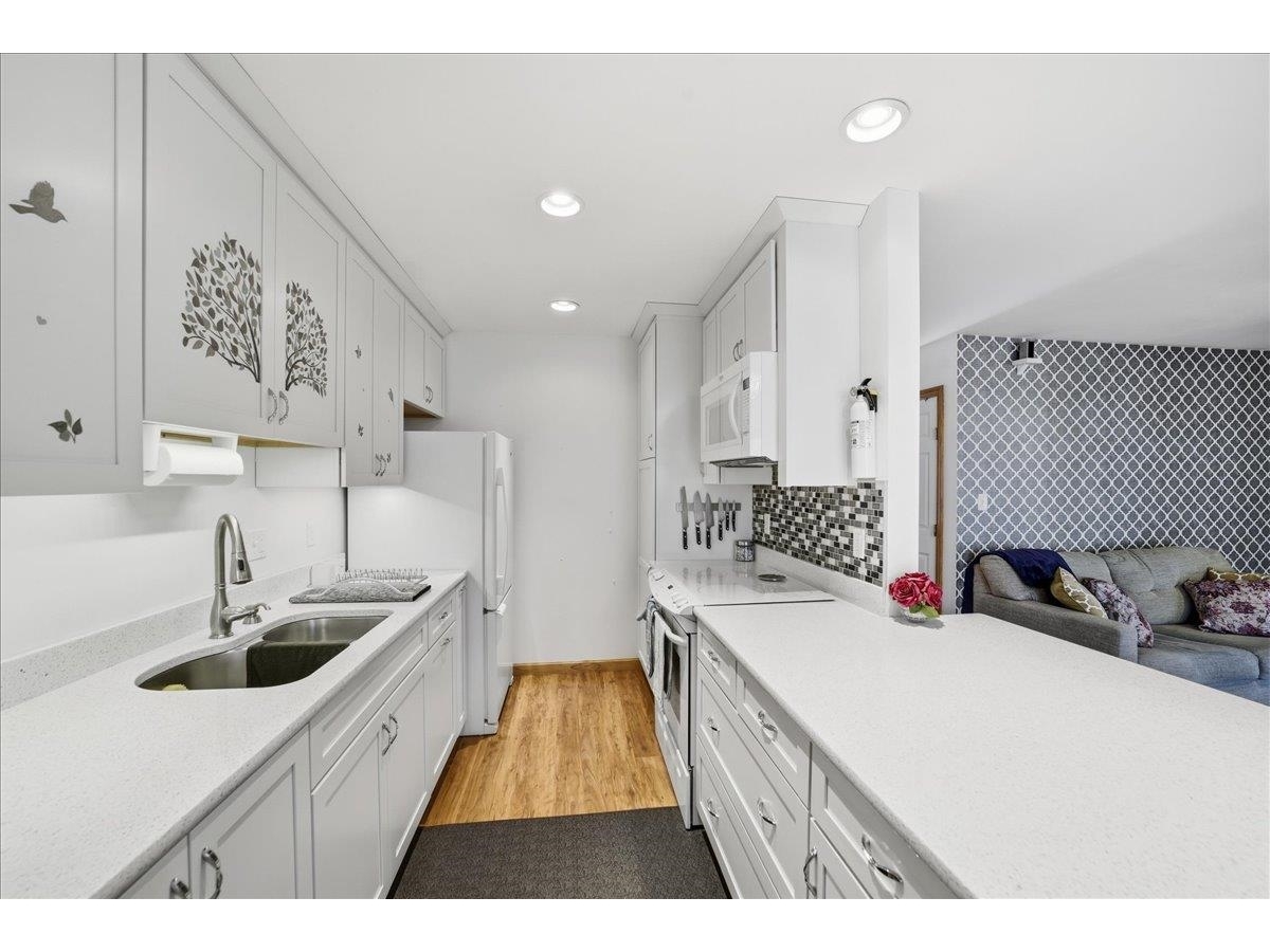 125 Kennedy Drive, Unit 6