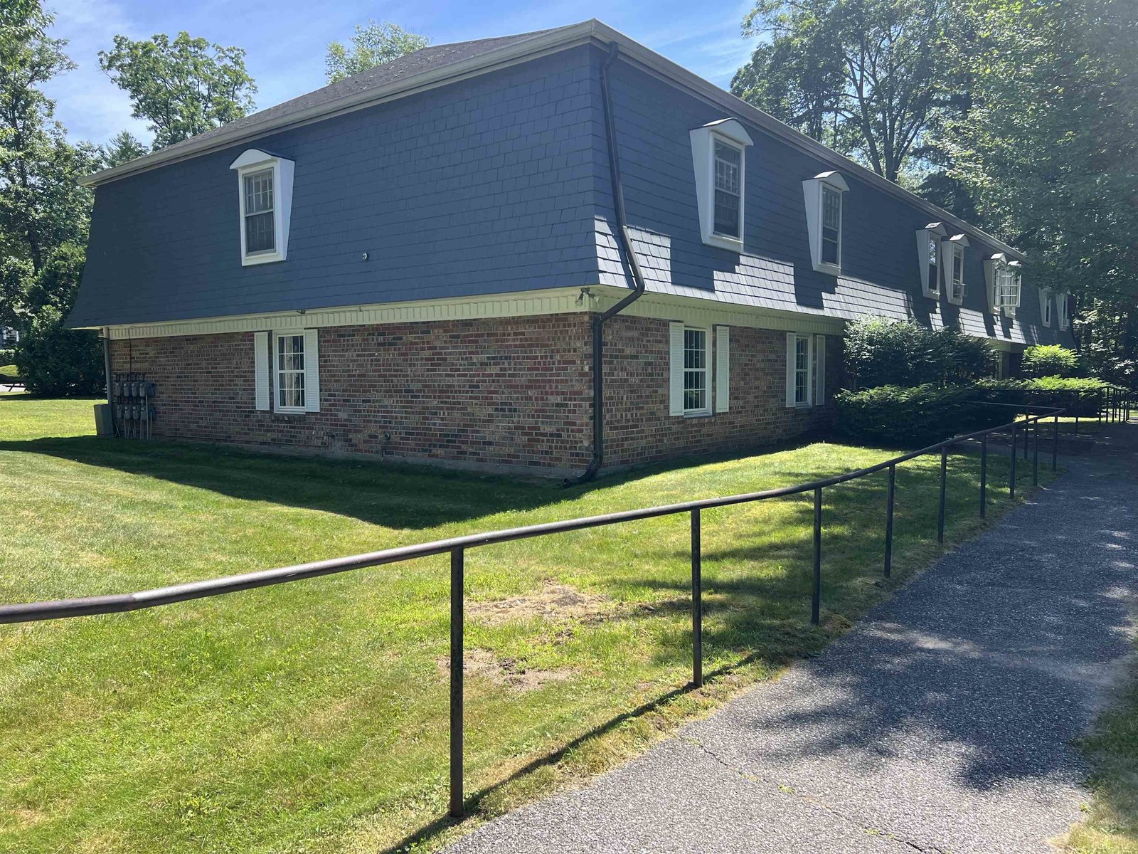 125 Kennedy Drive, Unit 9