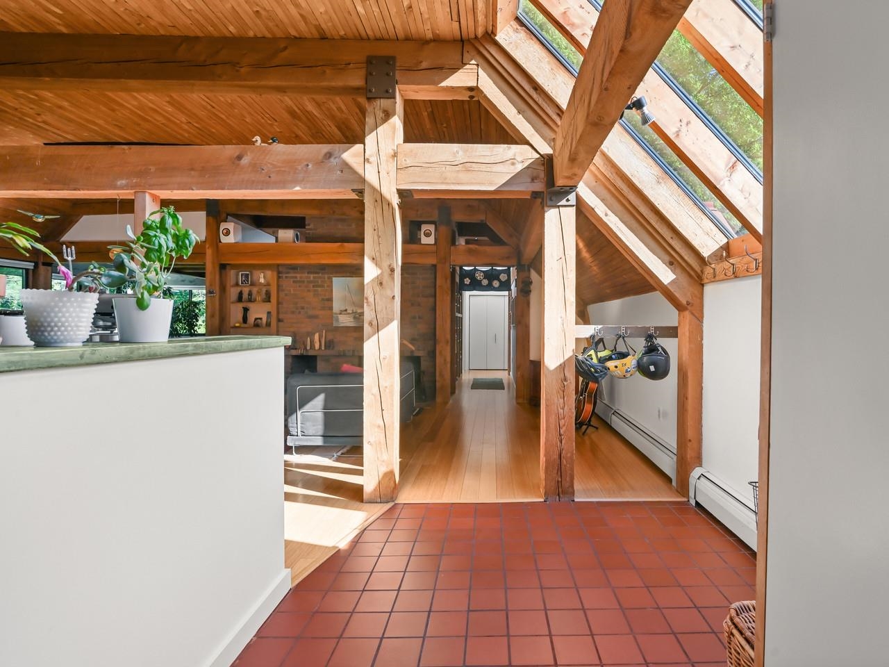 Skylight entryway