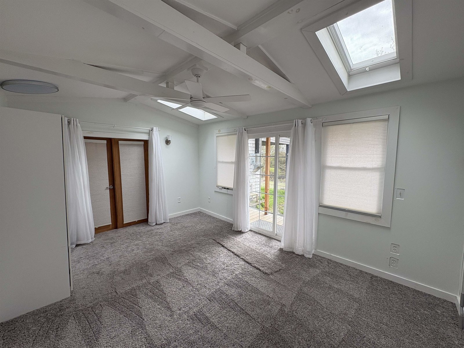 sunroom off basement kitchen