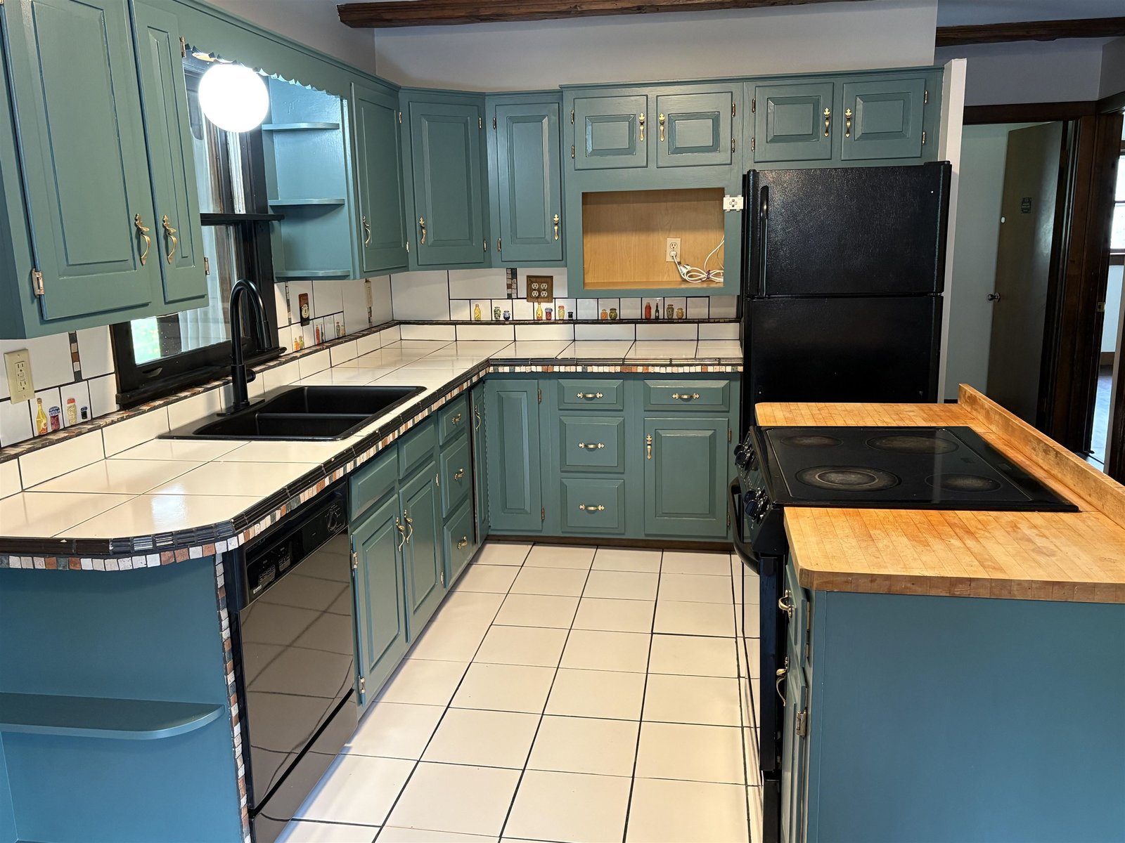 main floor kitchen