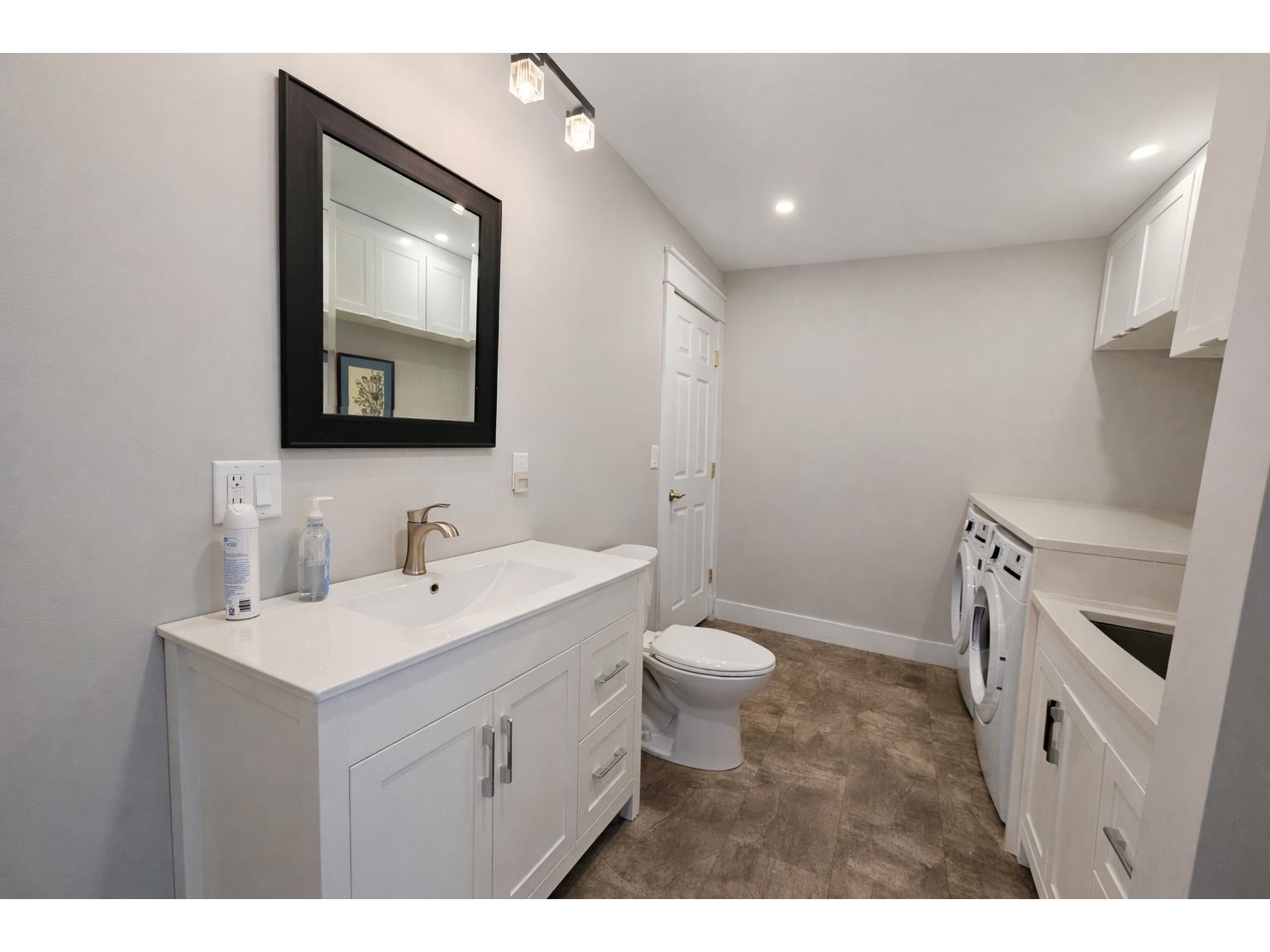 Laundry Room (Main Level)