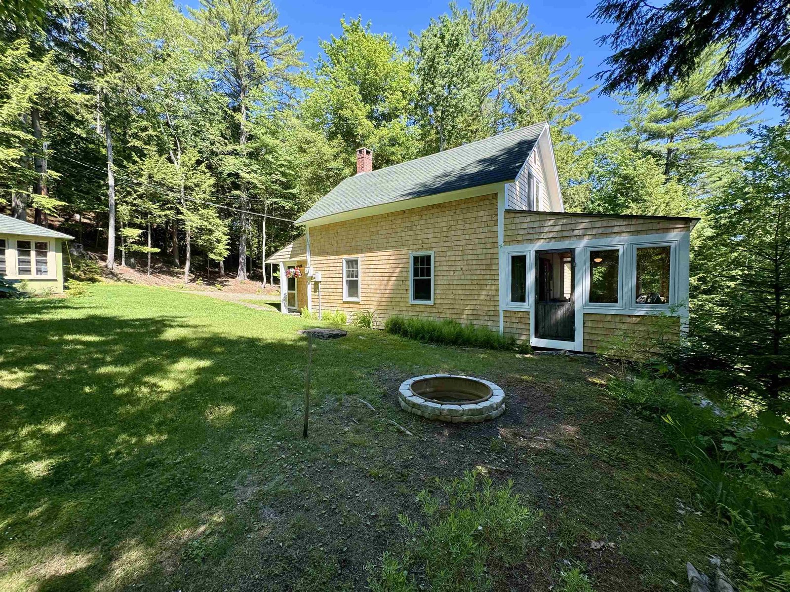 1269 Halls Lake Road