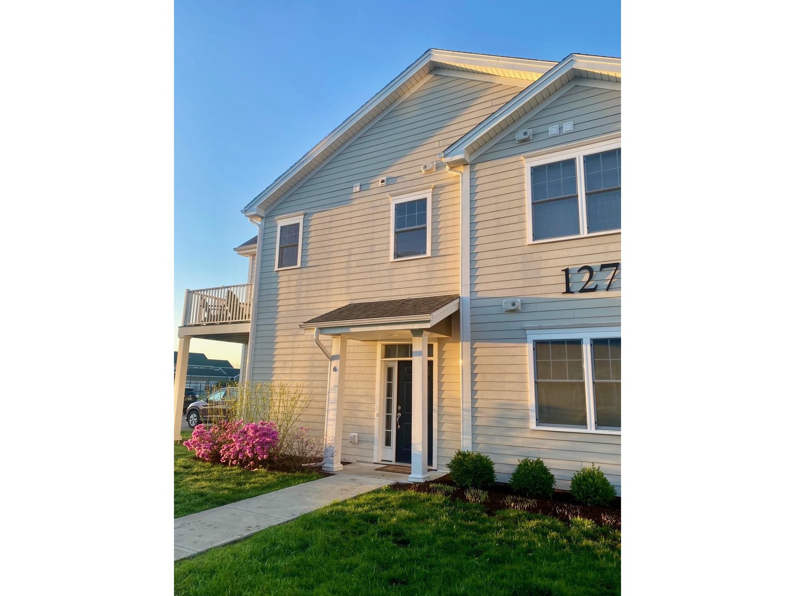 127 Holland Lane, Williston
