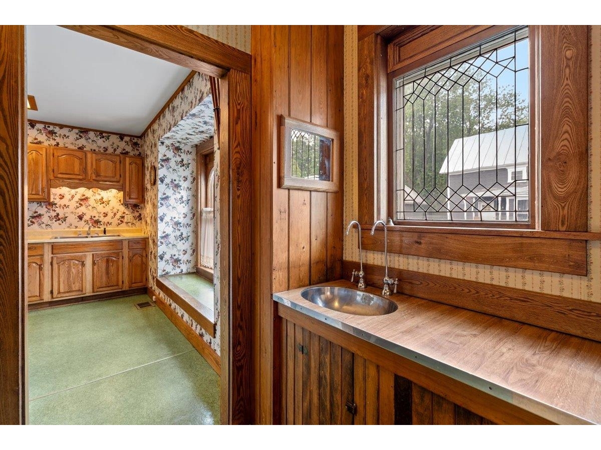 Butler's Pantry