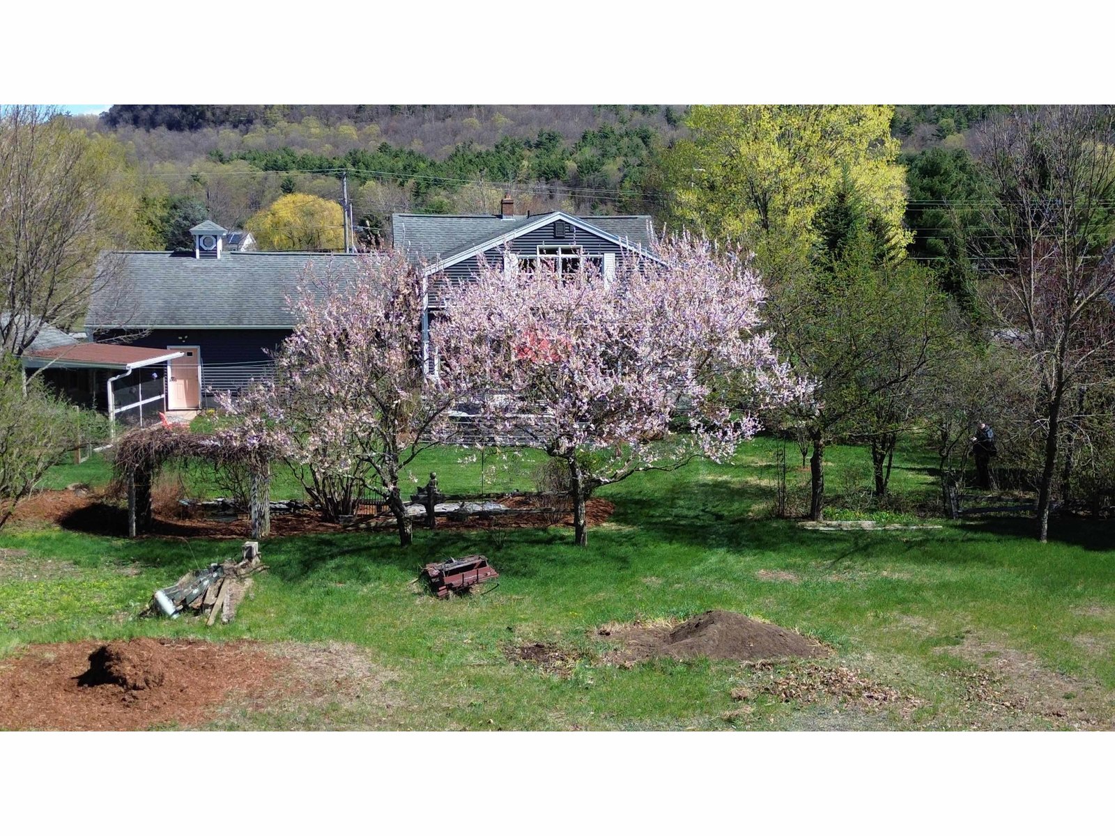 128 Lake Road