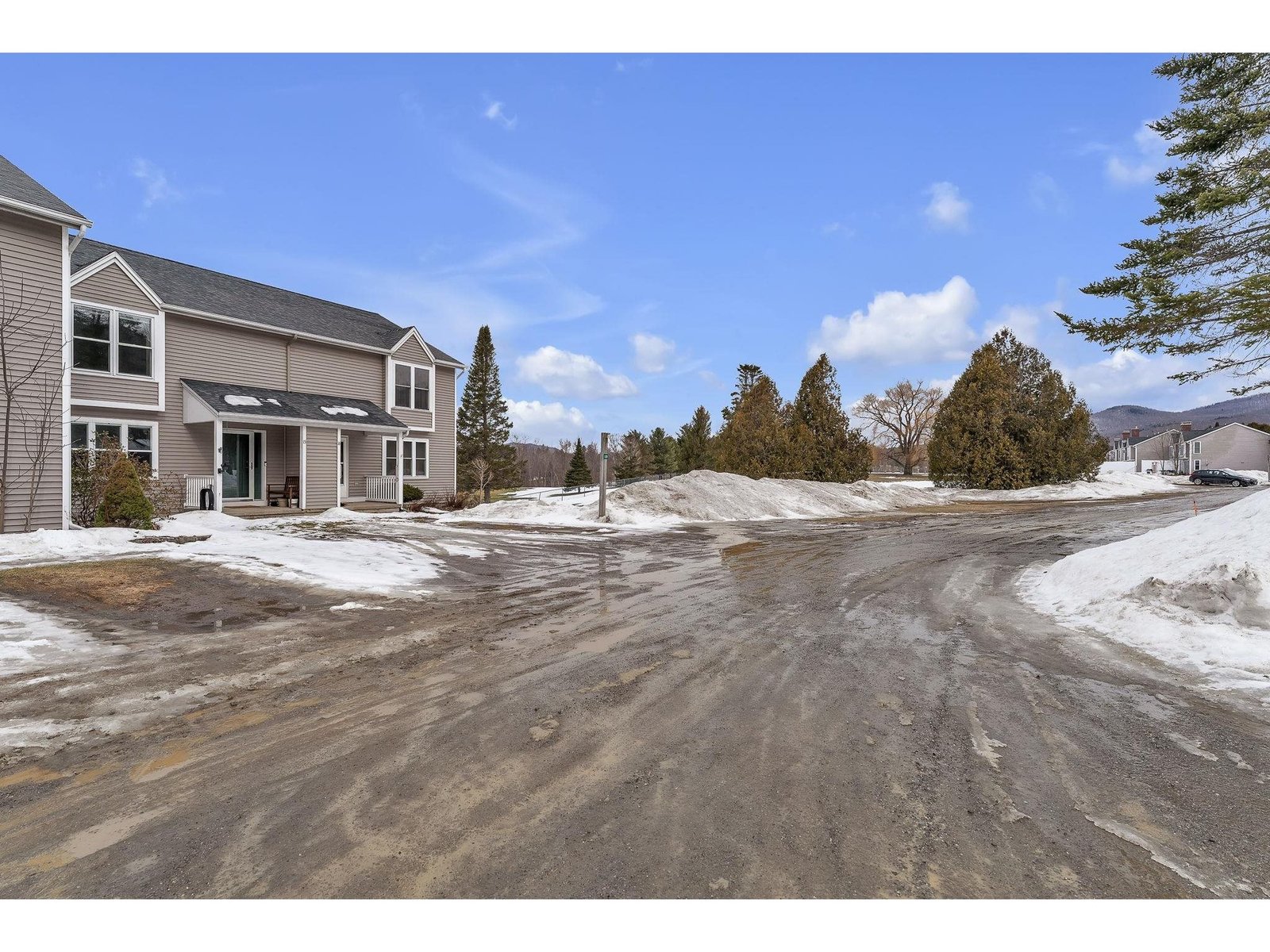128 West Country Club Drive, Unit 15