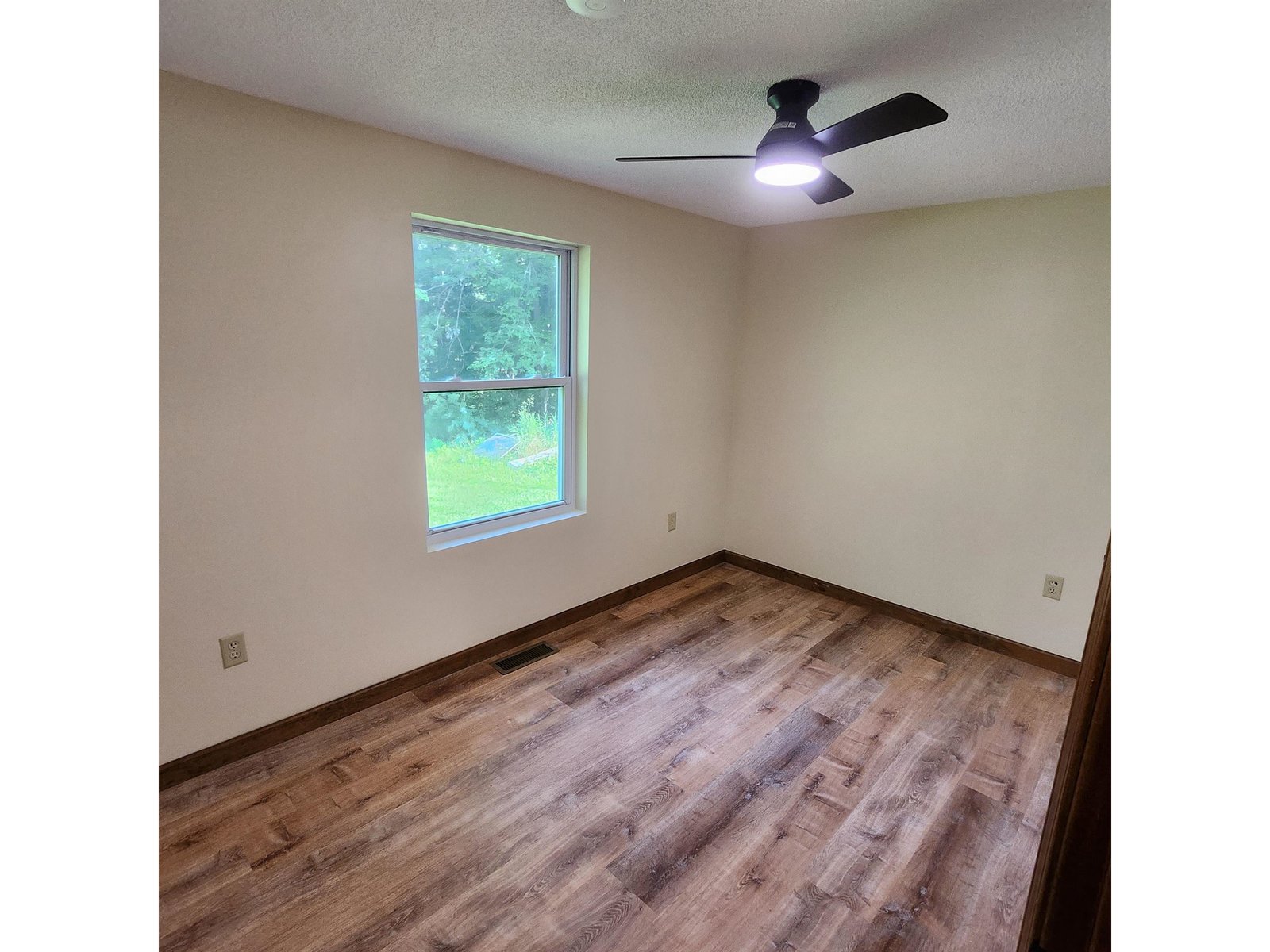 1289 Bugbee Crossing Road