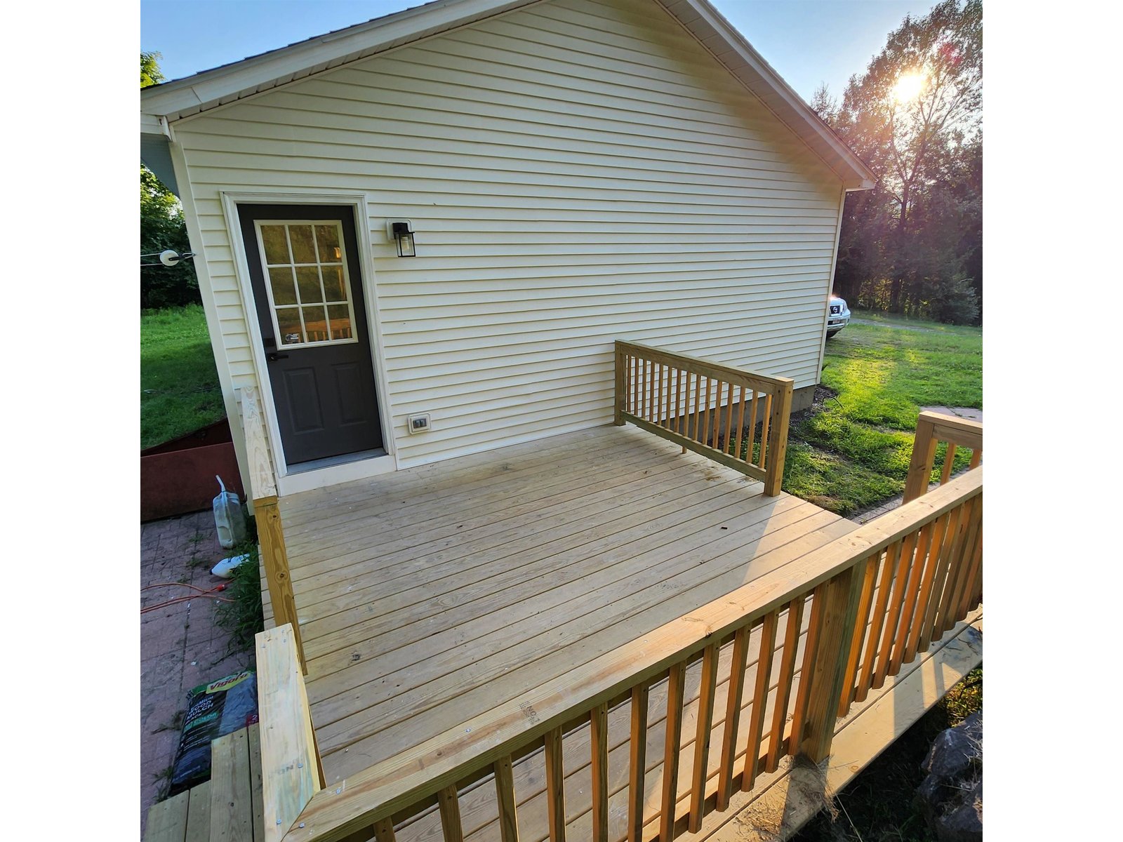 1289 Bugbee Crossing Road