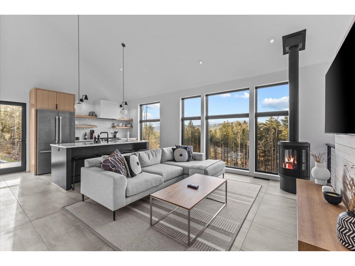 129 Eloise Lane, Unit B