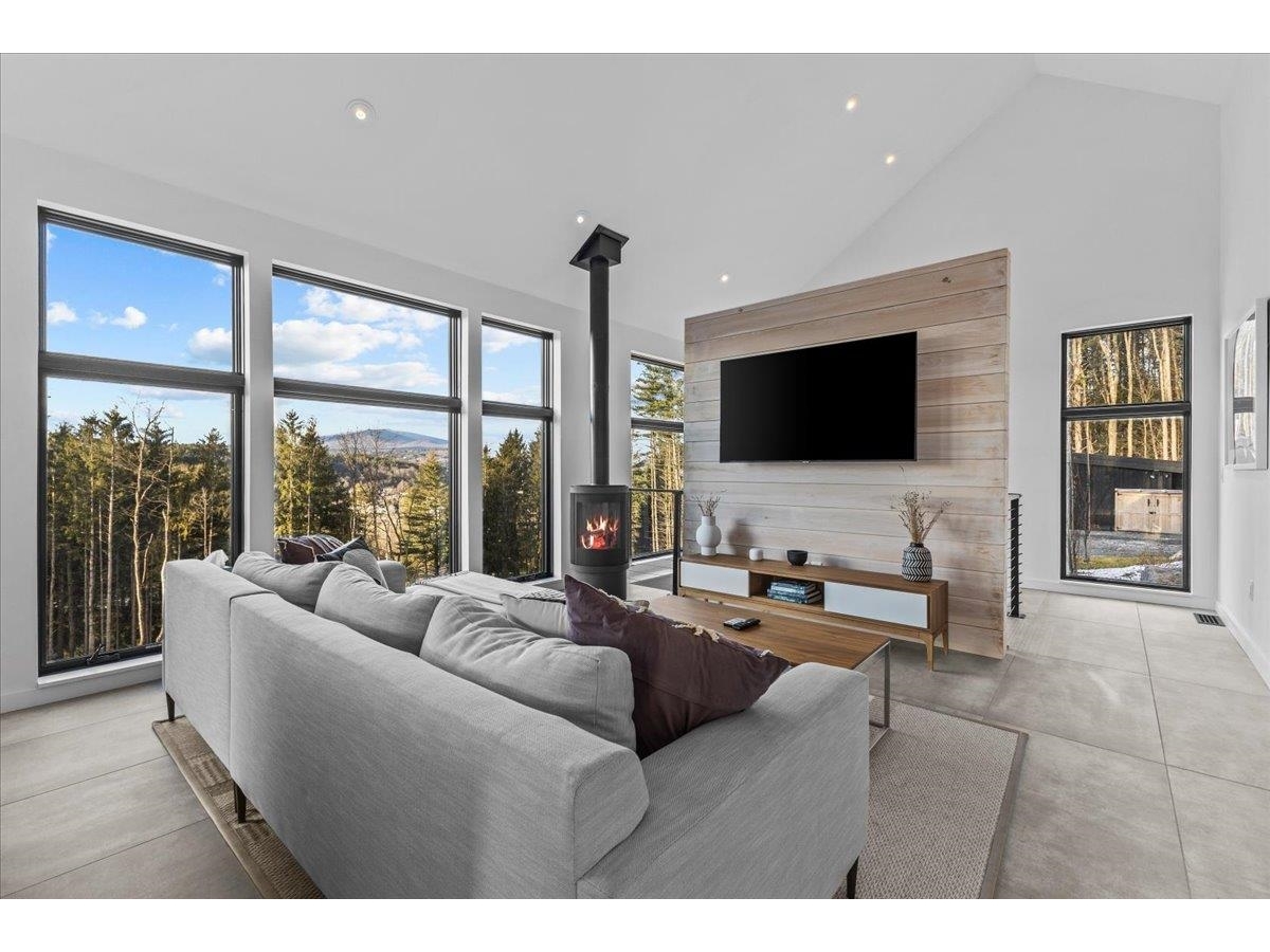 129 Eloise Lane, Unit B