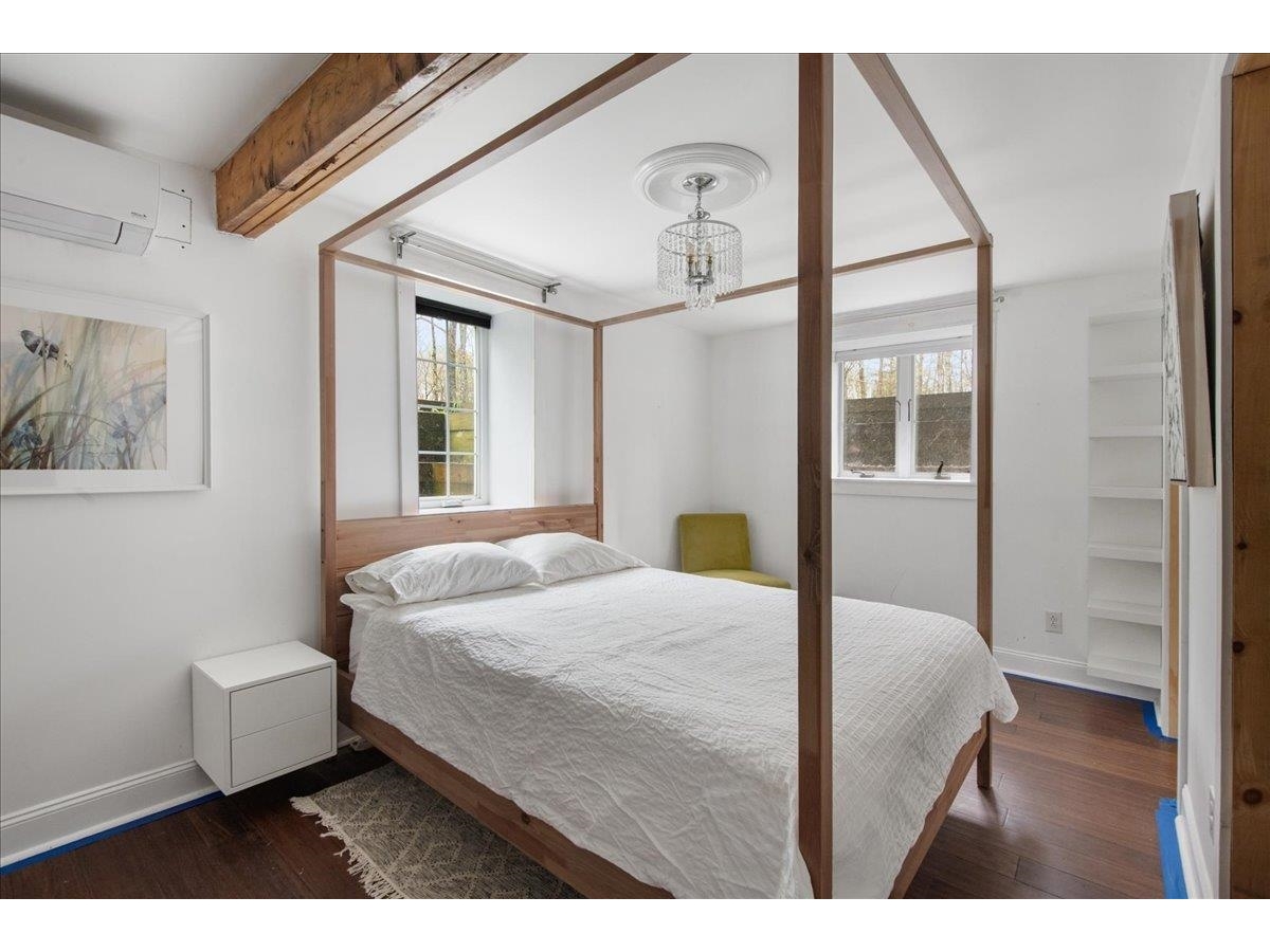 Bedroom 2 (owner's side)
