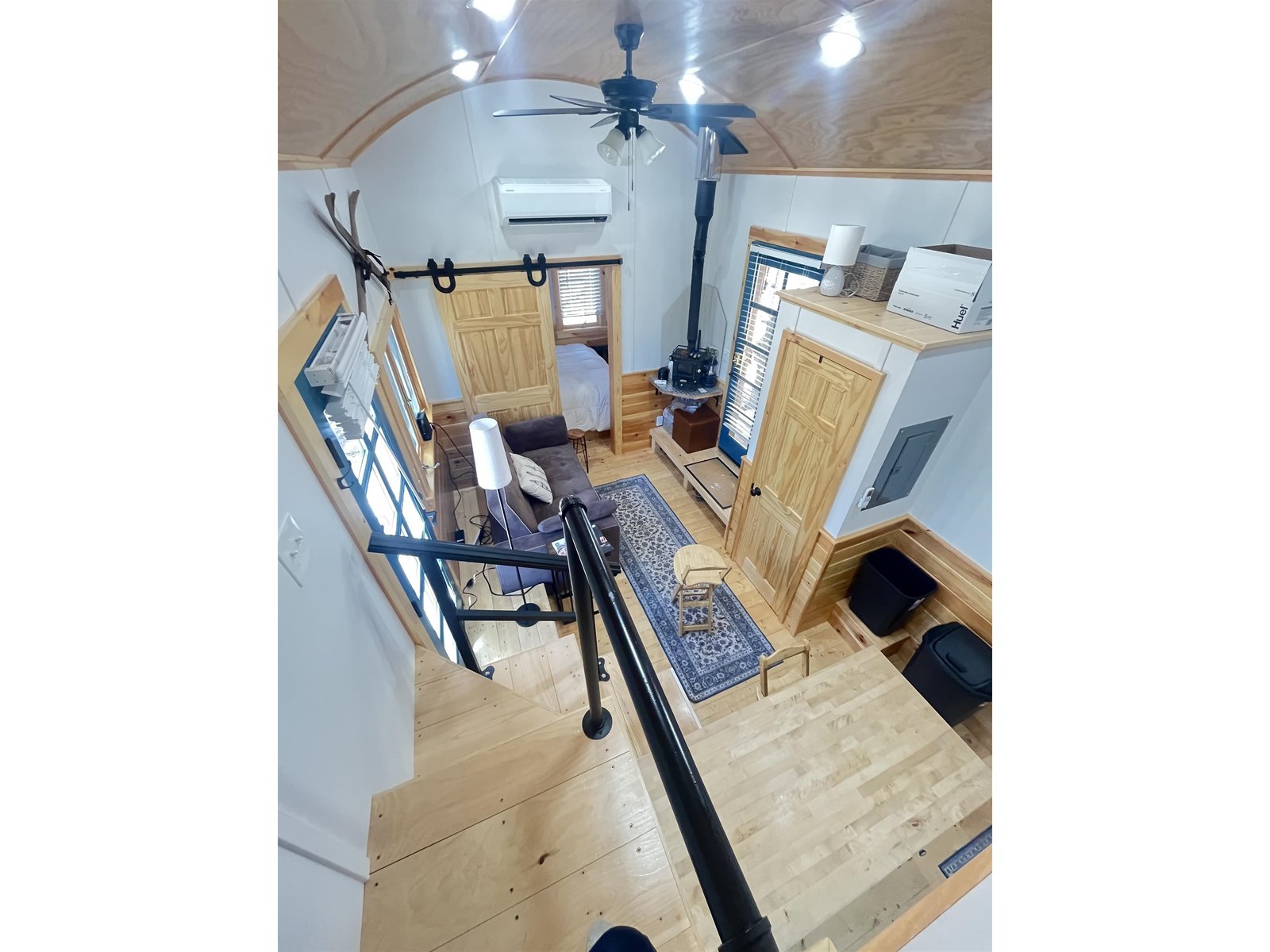 1295 River Road