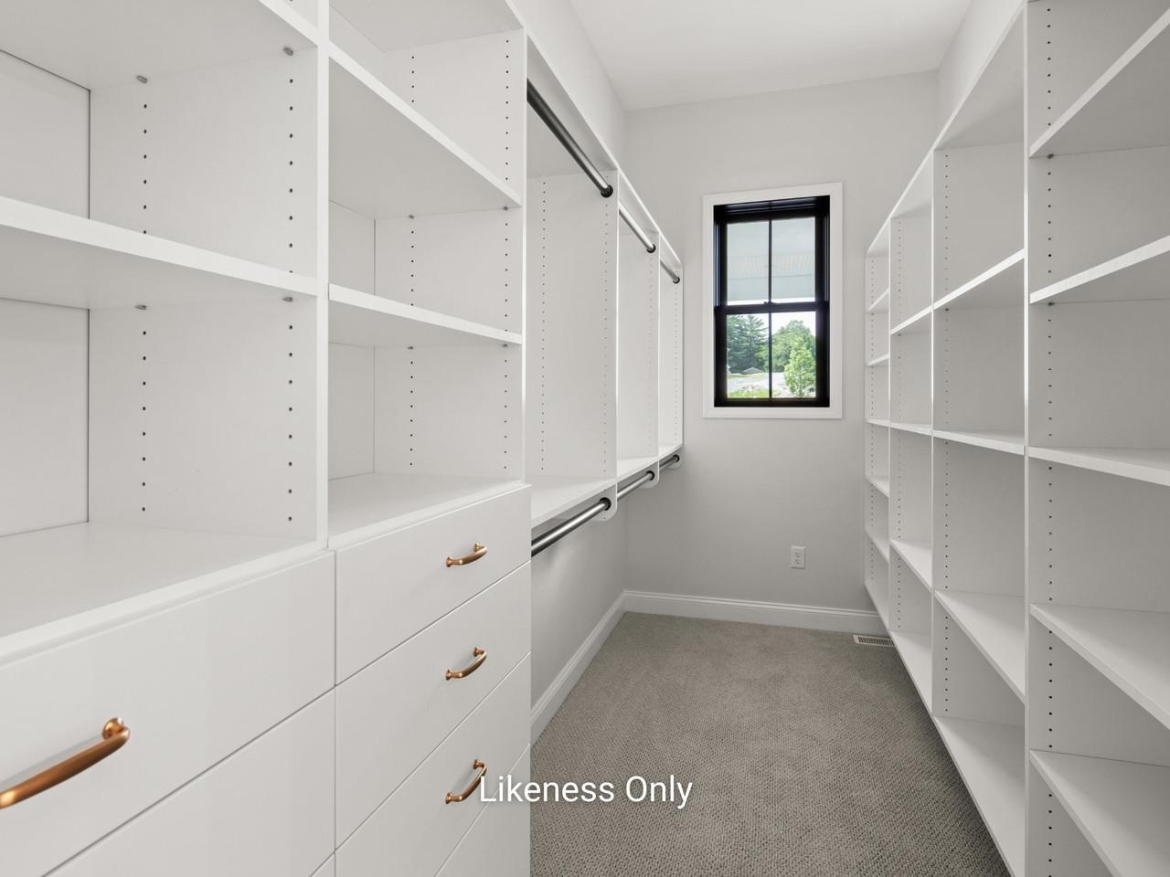 Walk-in Closet