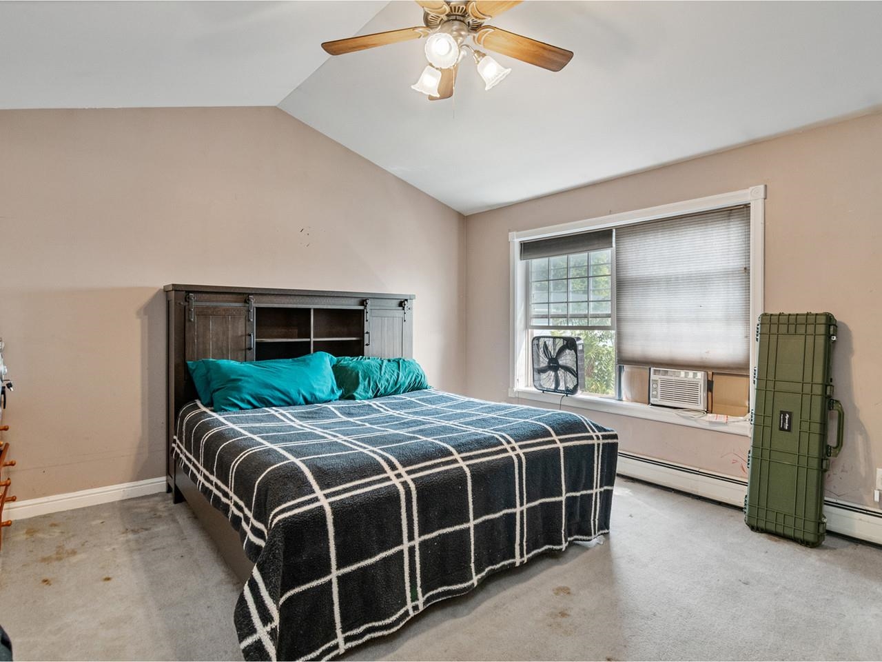 Large 2nd flr. primary bedroom