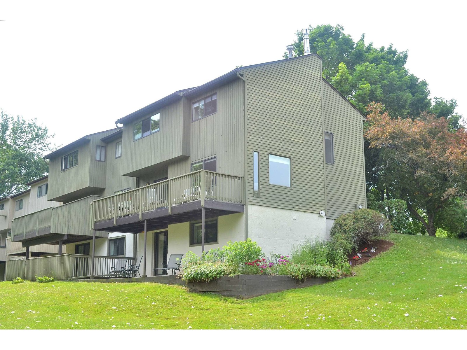 13 Lexington Green