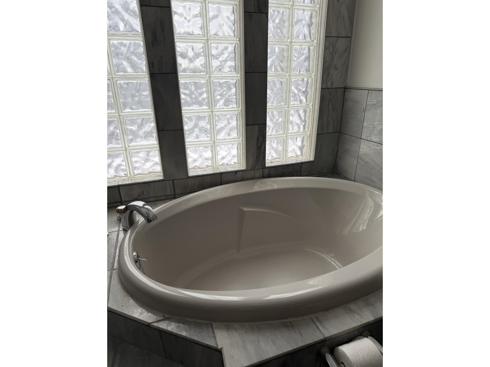Jacuzzi Tub