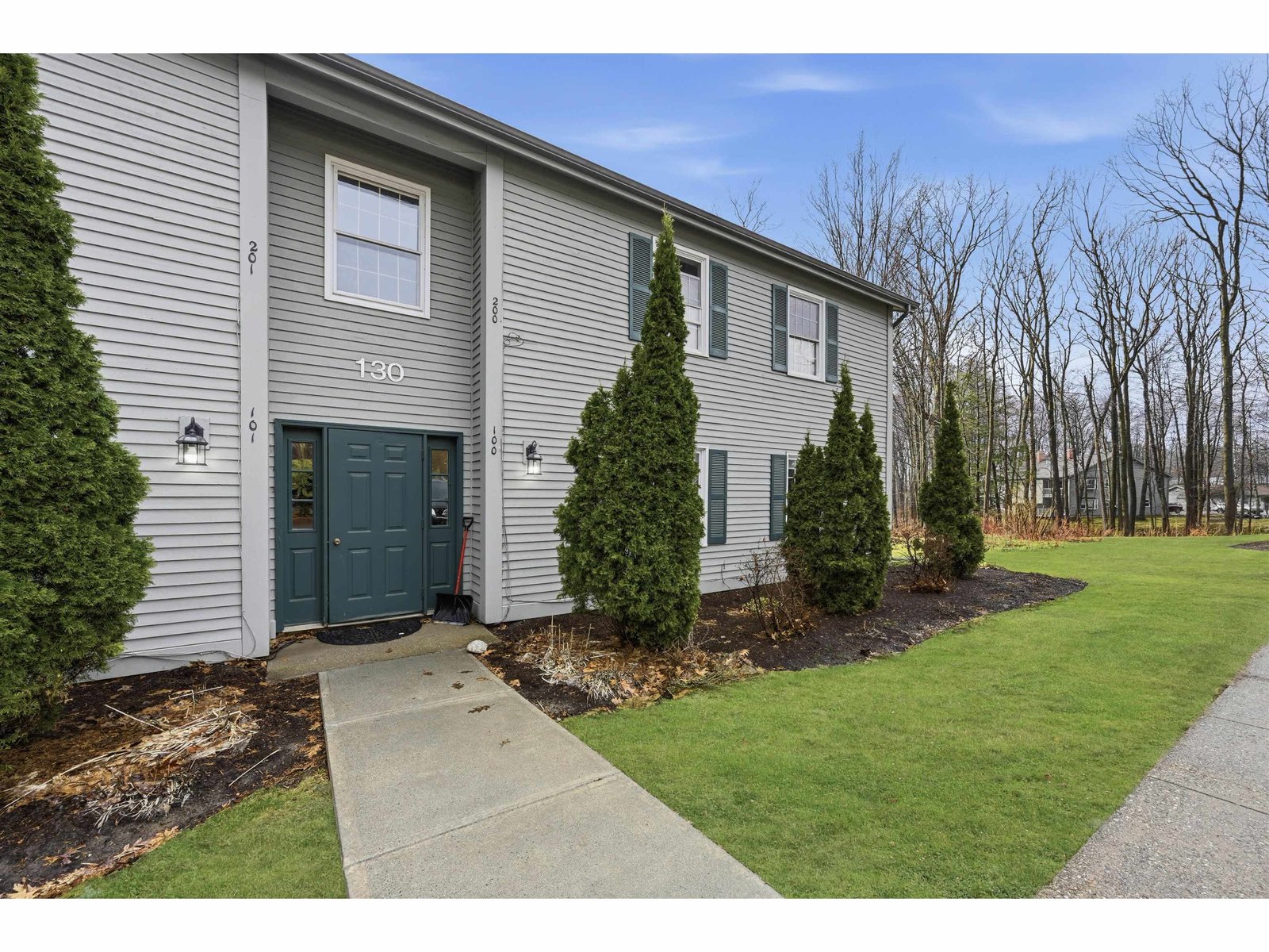 130 Pheasant Woods, Unit 100