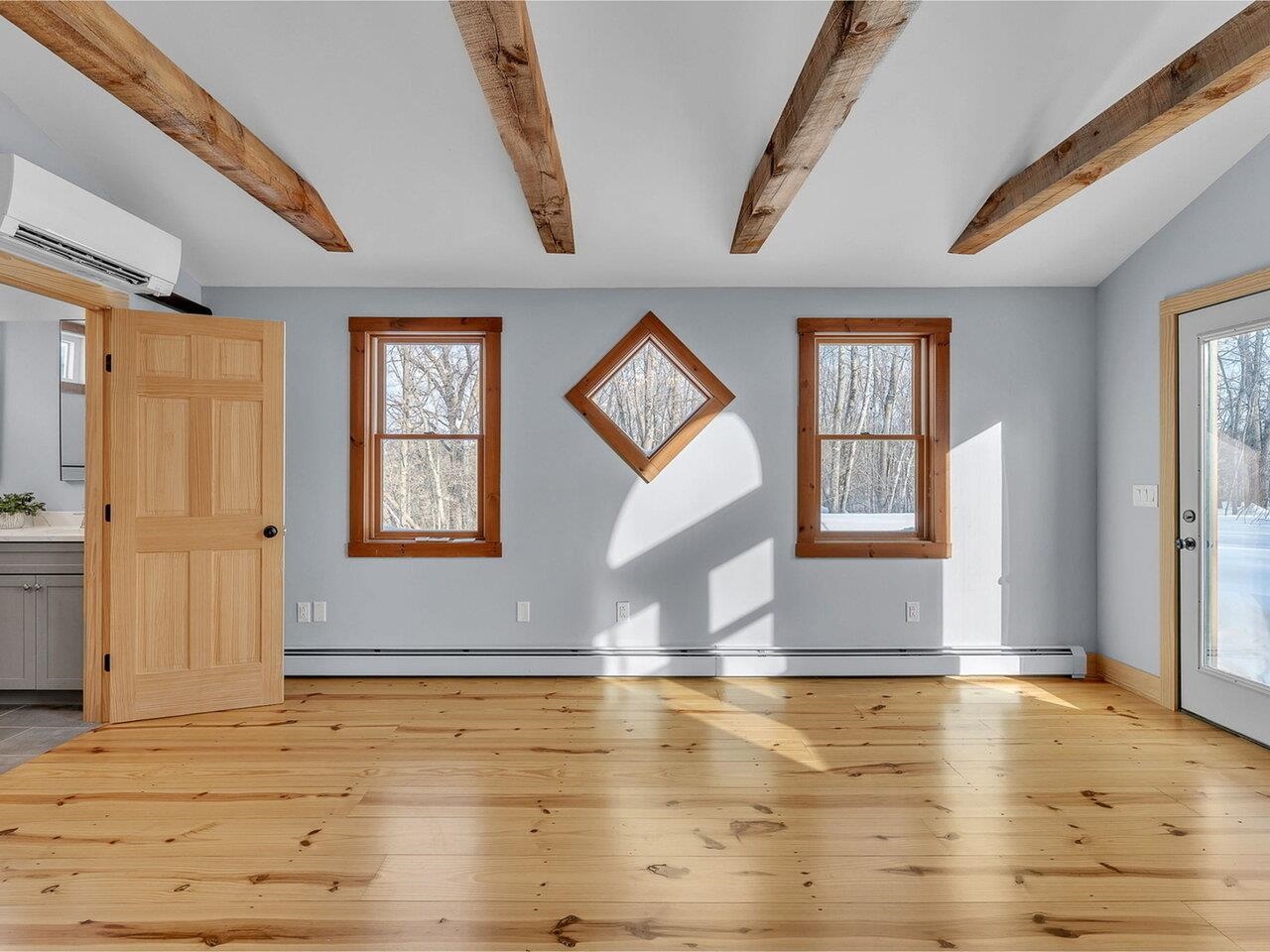 Gorgeous light-filled suite