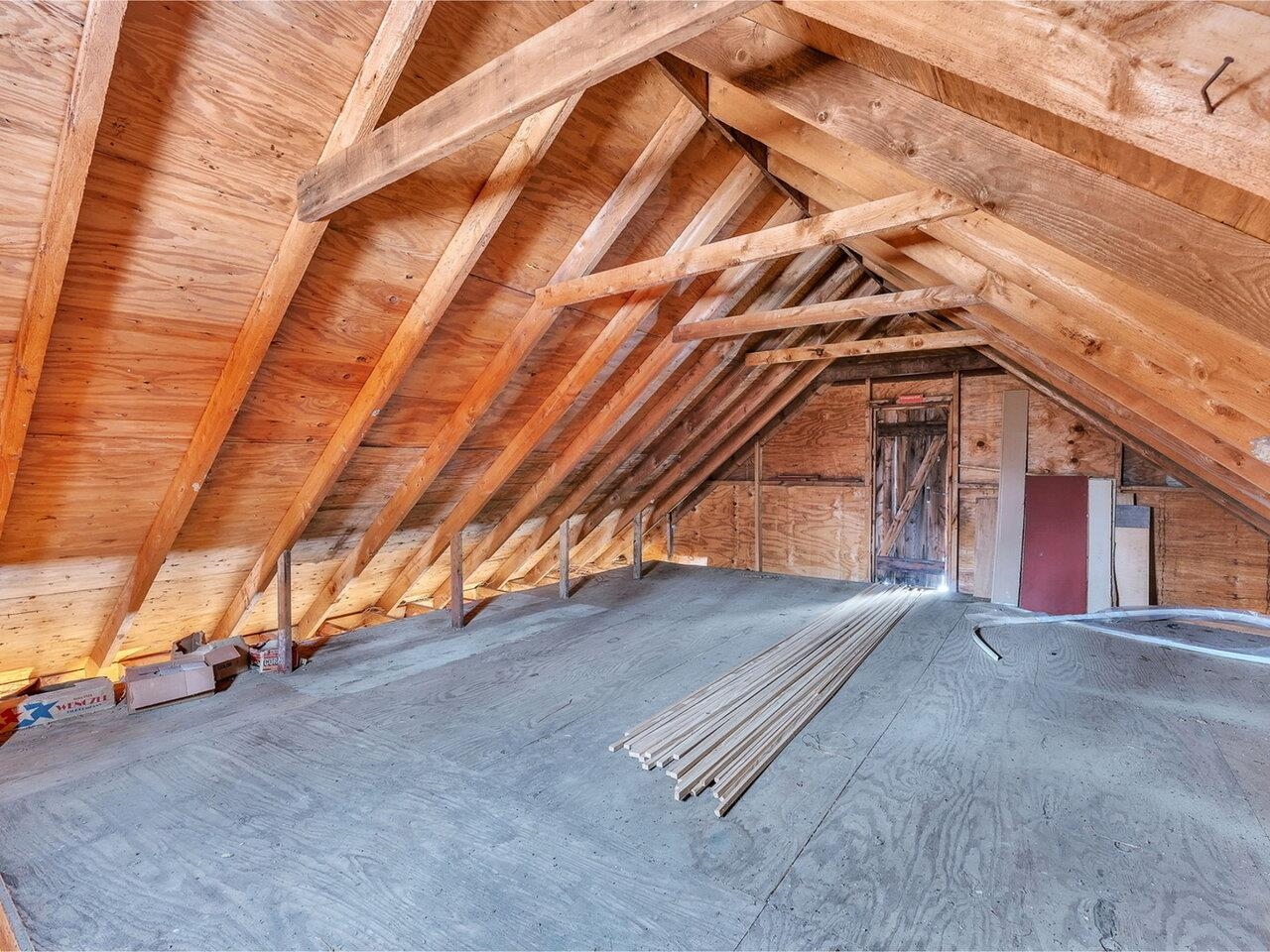 2nd floor of garage