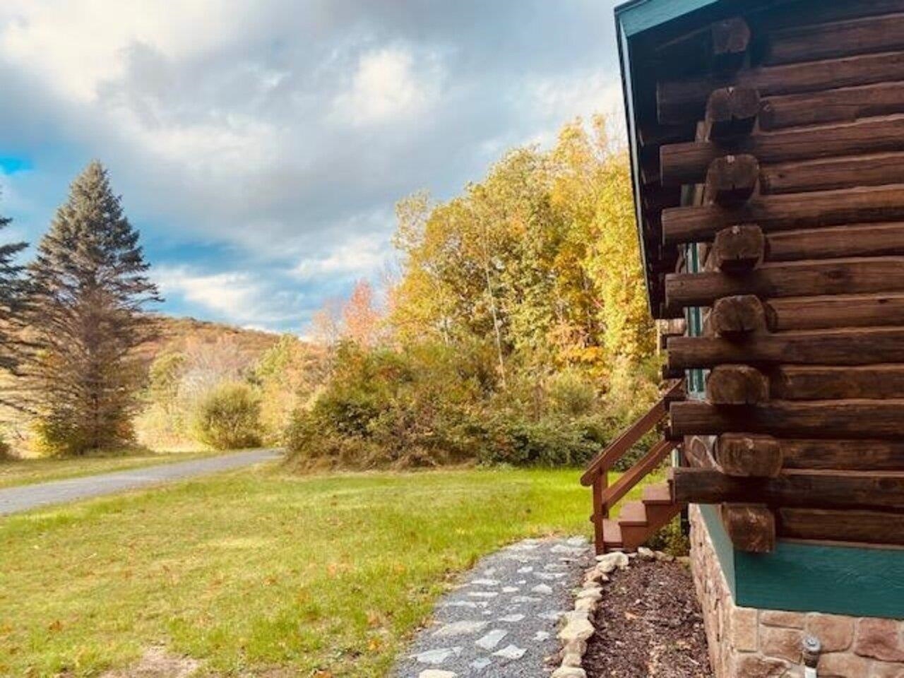 Seasonal mountain views