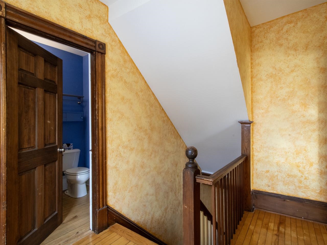 Full Bath at Top of Stairs