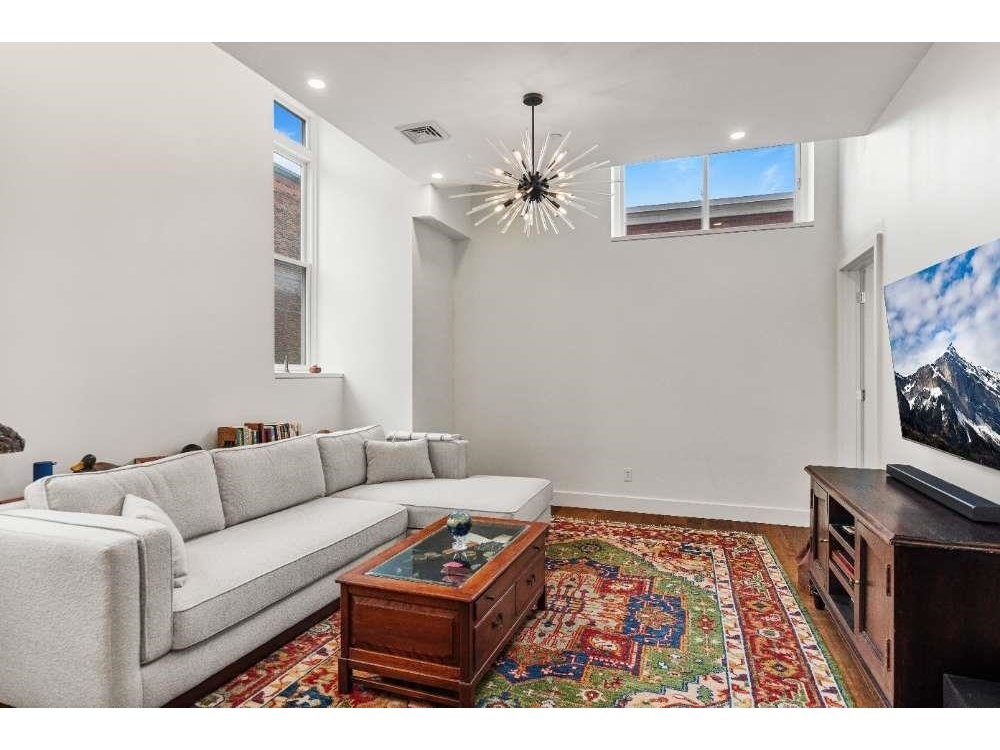 131 Main Street, Unit 2A-1