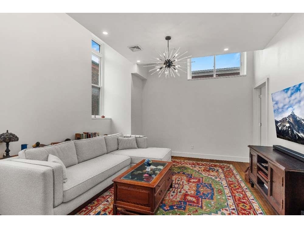 131 Main Street, Unit 2A-1
