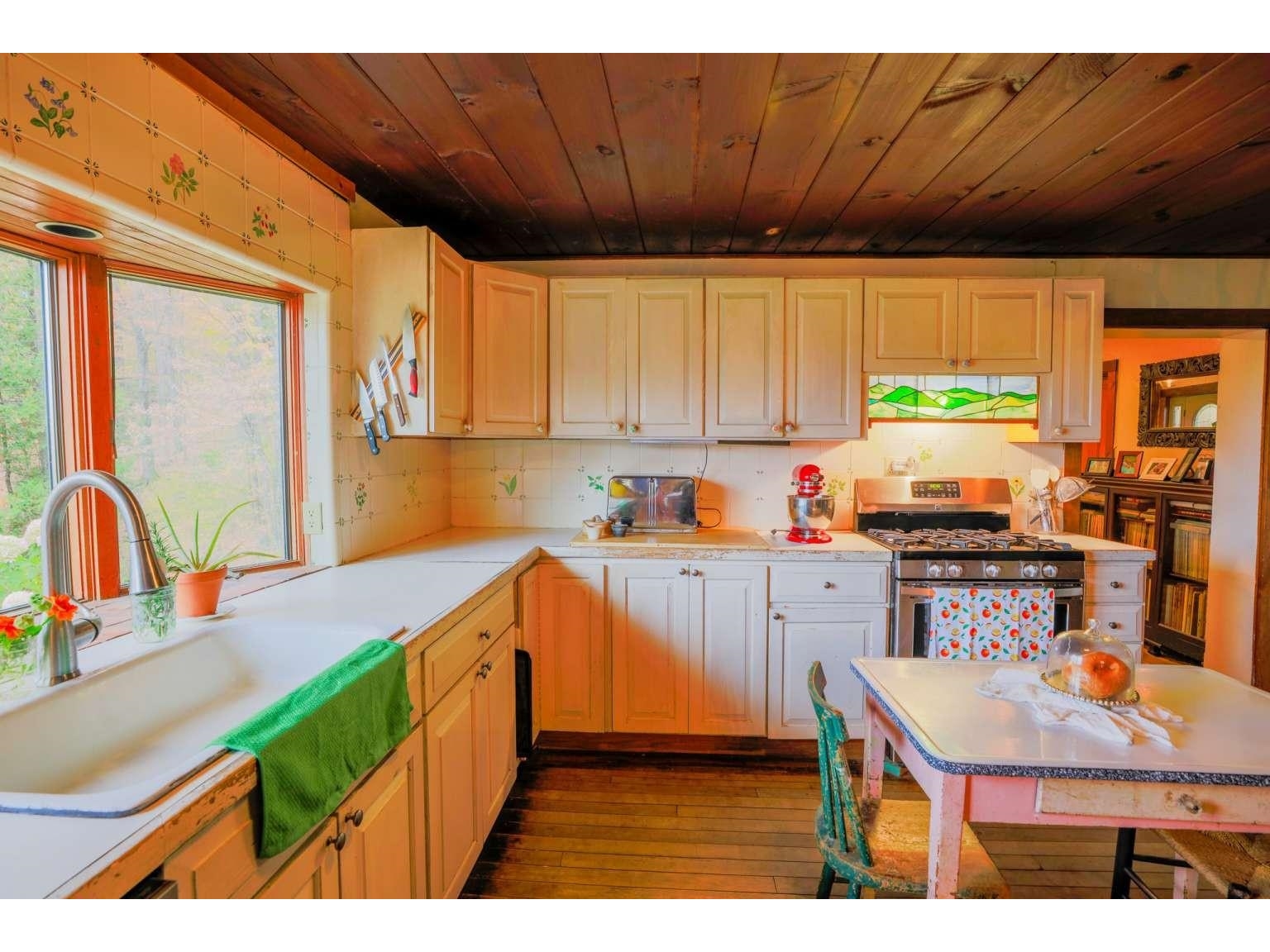 1312 Macintosh Hill Road