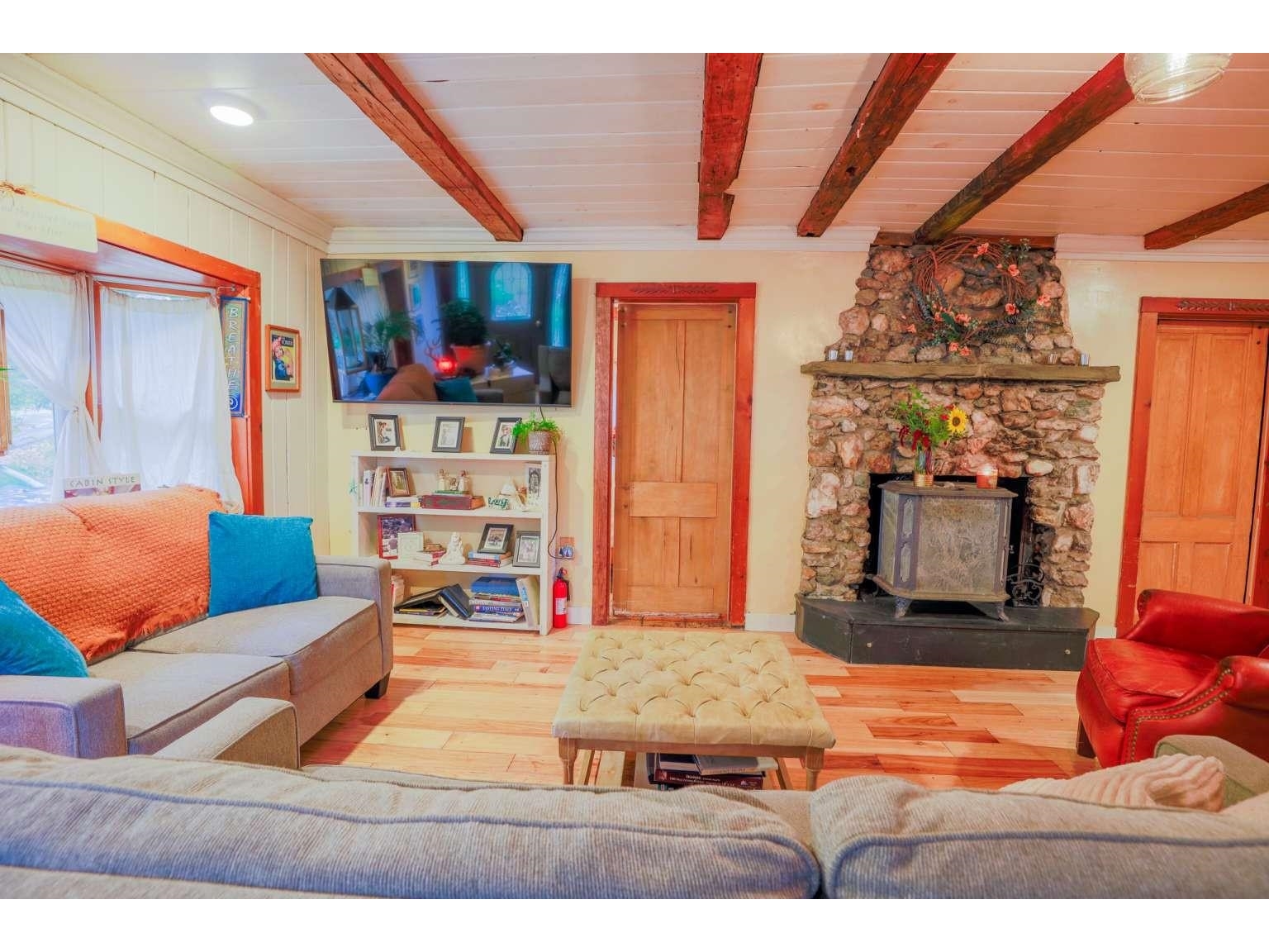 1312 Macintosh Hill Road