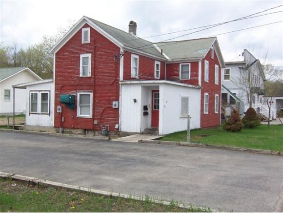132 Pearl ST