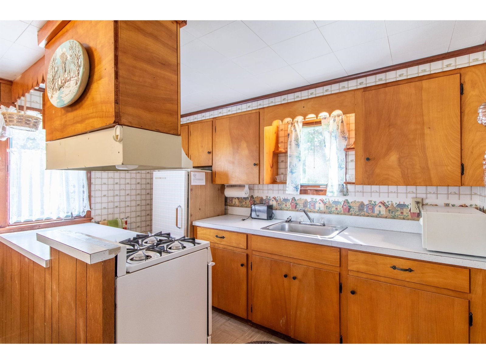 4th cabin kitchen