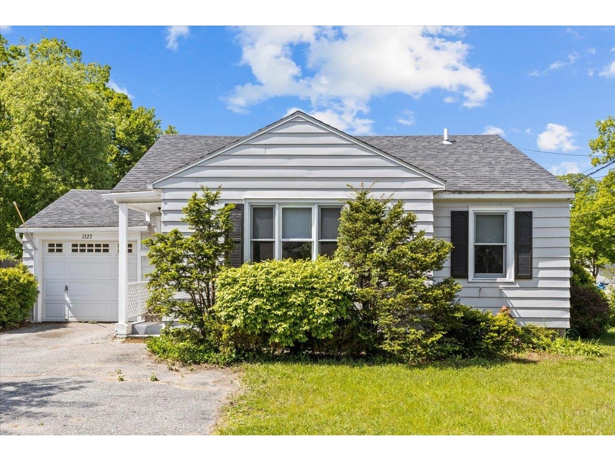 1327 North Avenue, Burlington