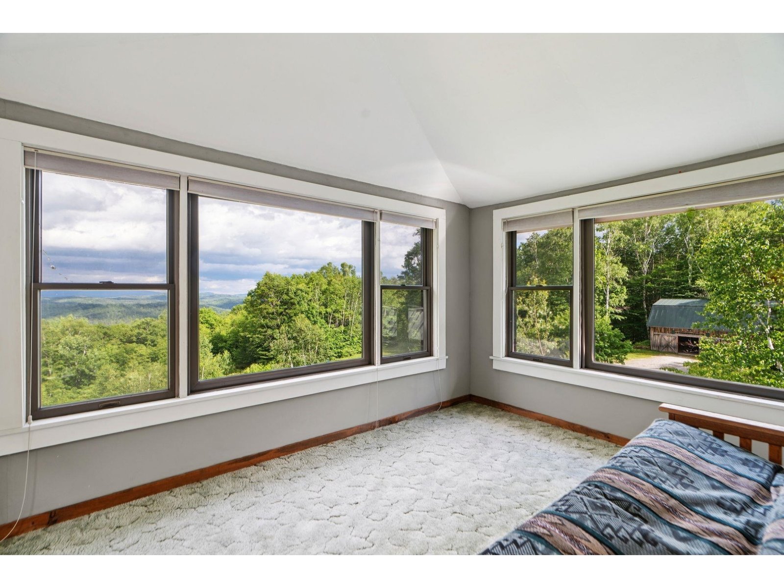 Copula With Long Range Views - Loft
