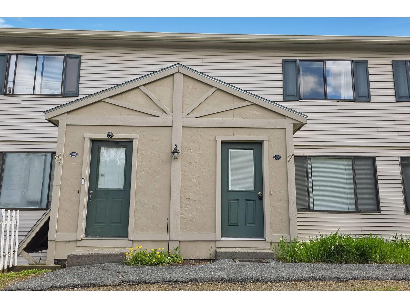 133 Colonial Drive, Unit 702