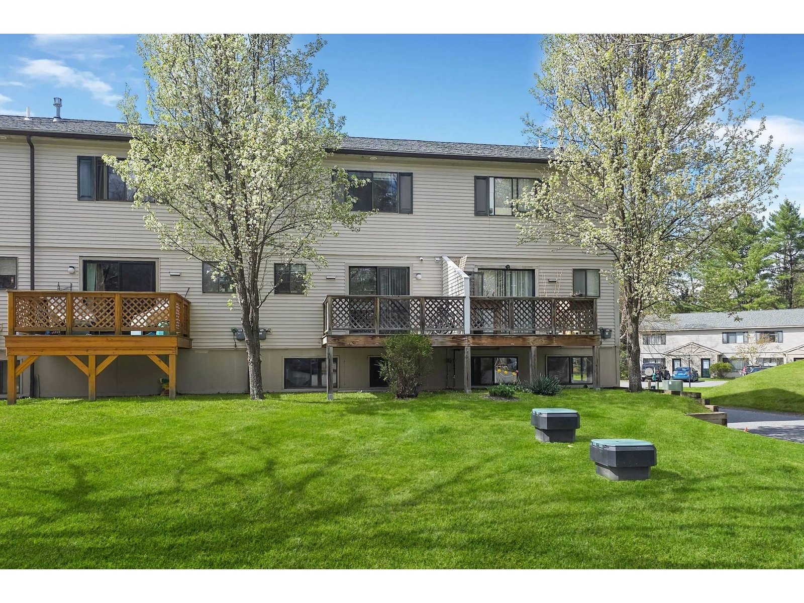 133 Colonial Drive, Unit 702