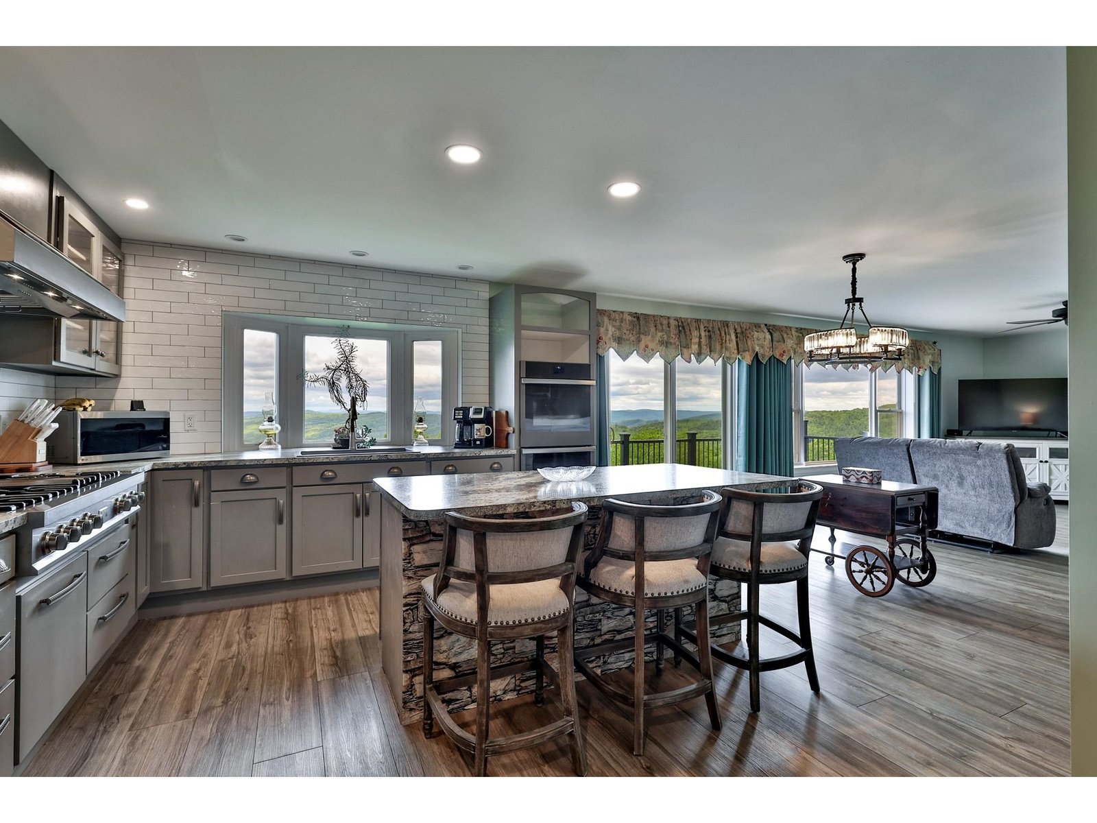 133 Rousseau Road
