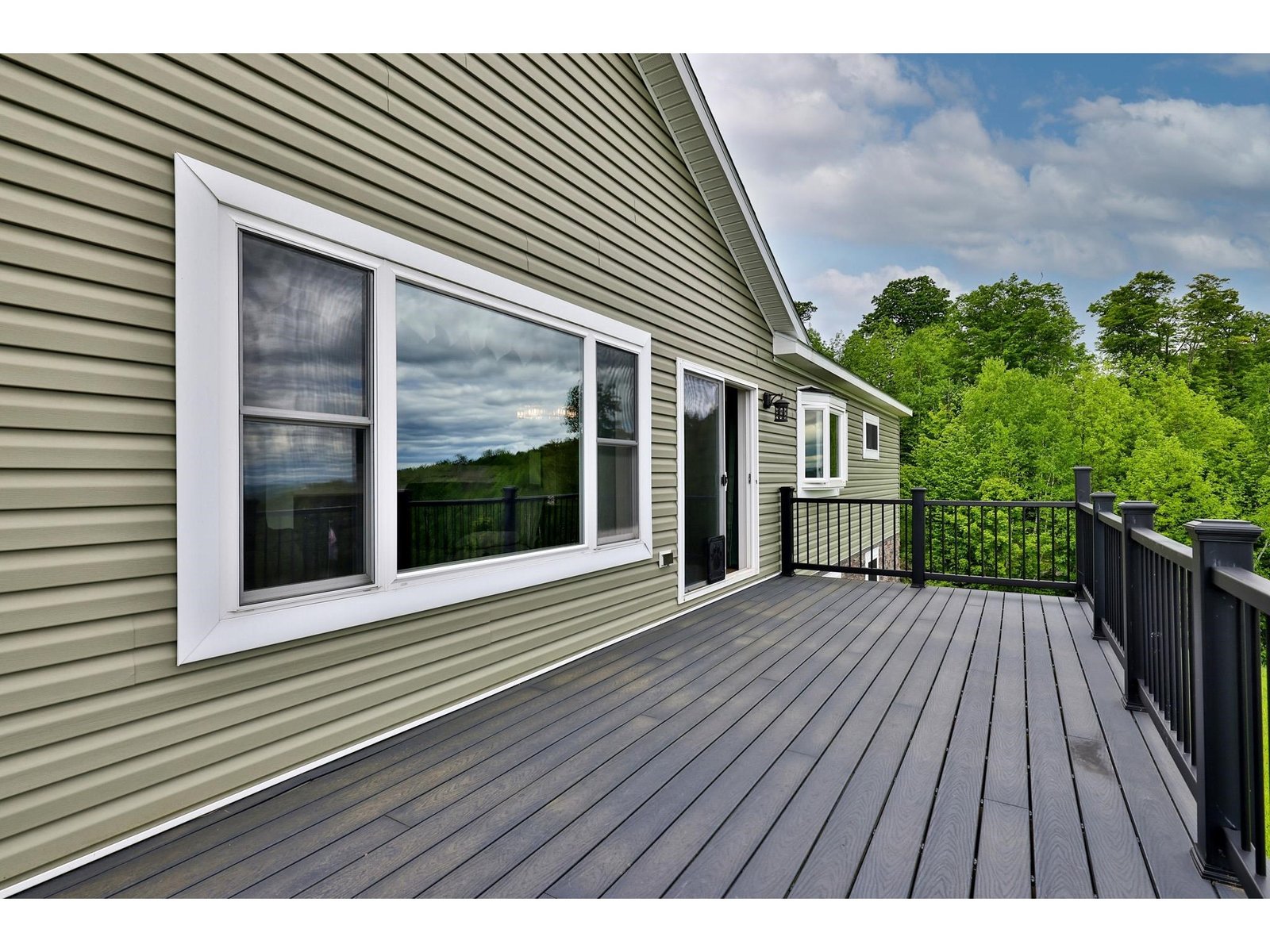 133 Rousseau Road