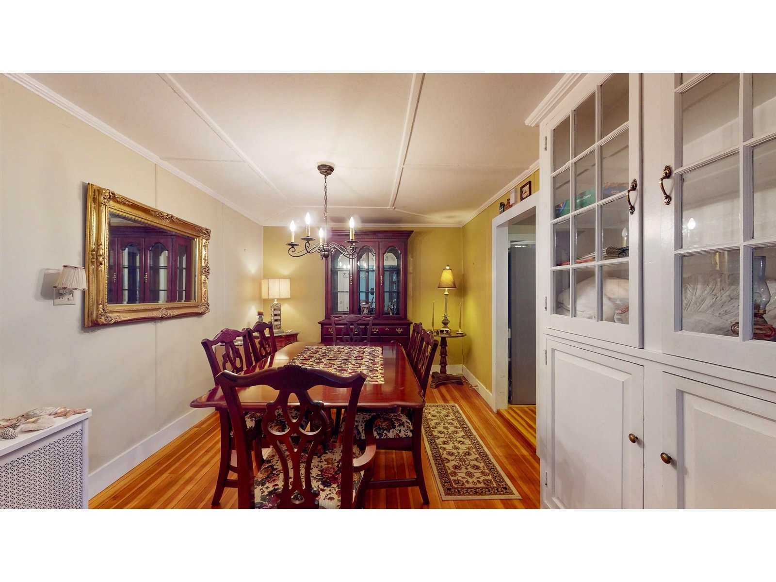 Main House Apt - Dining