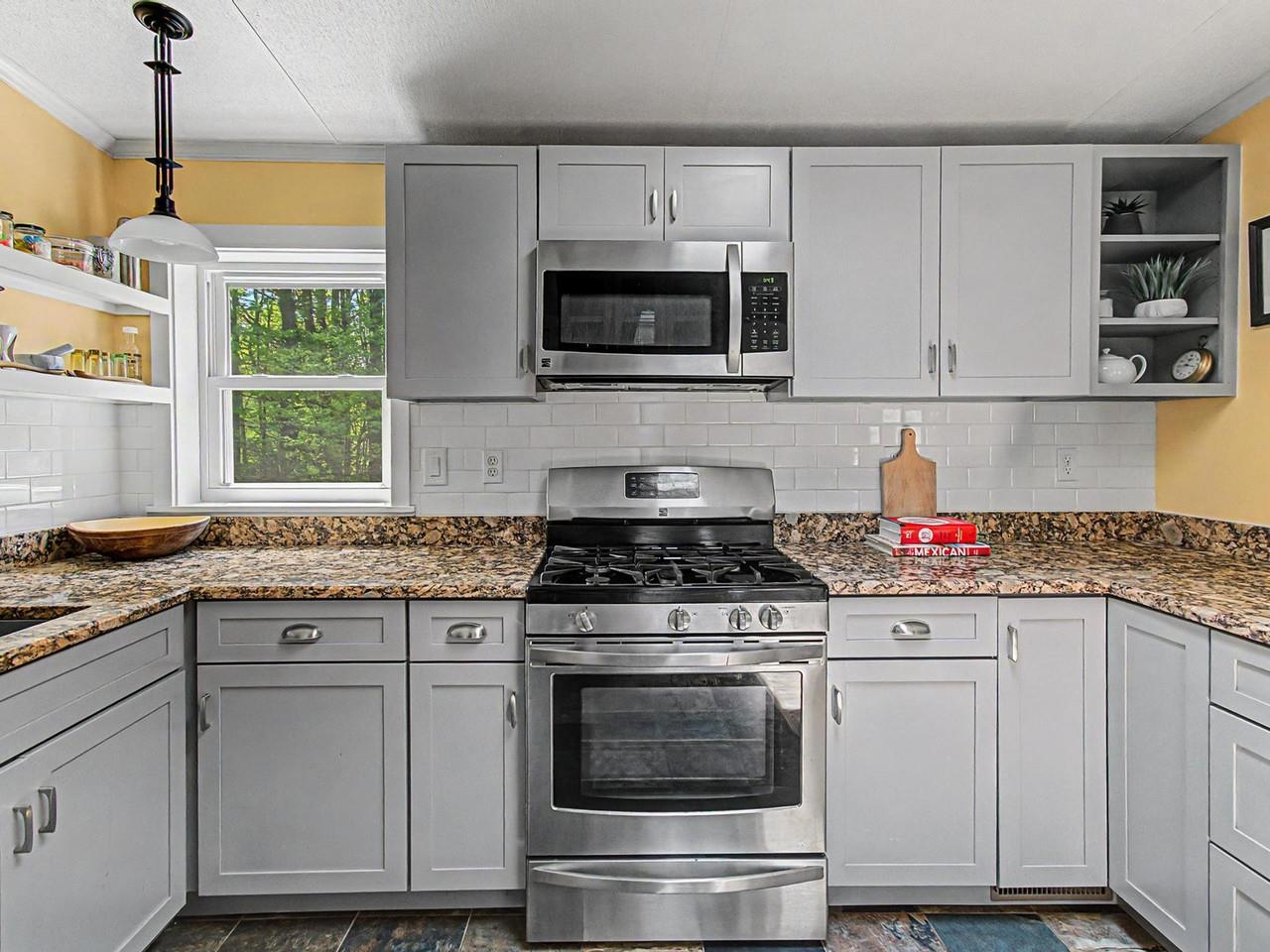 Beautiful granite countertops!