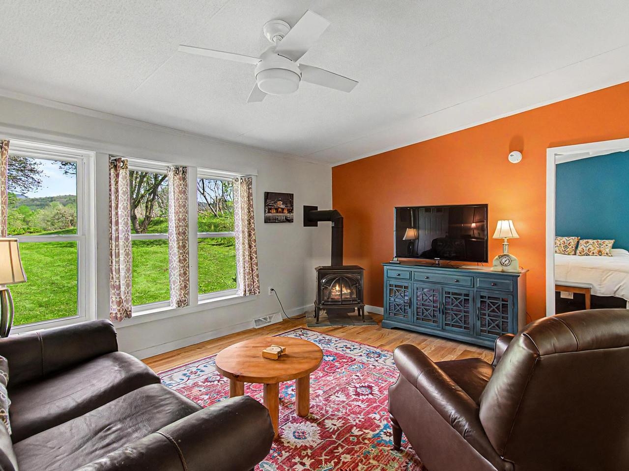 Living room w/gas heat stove