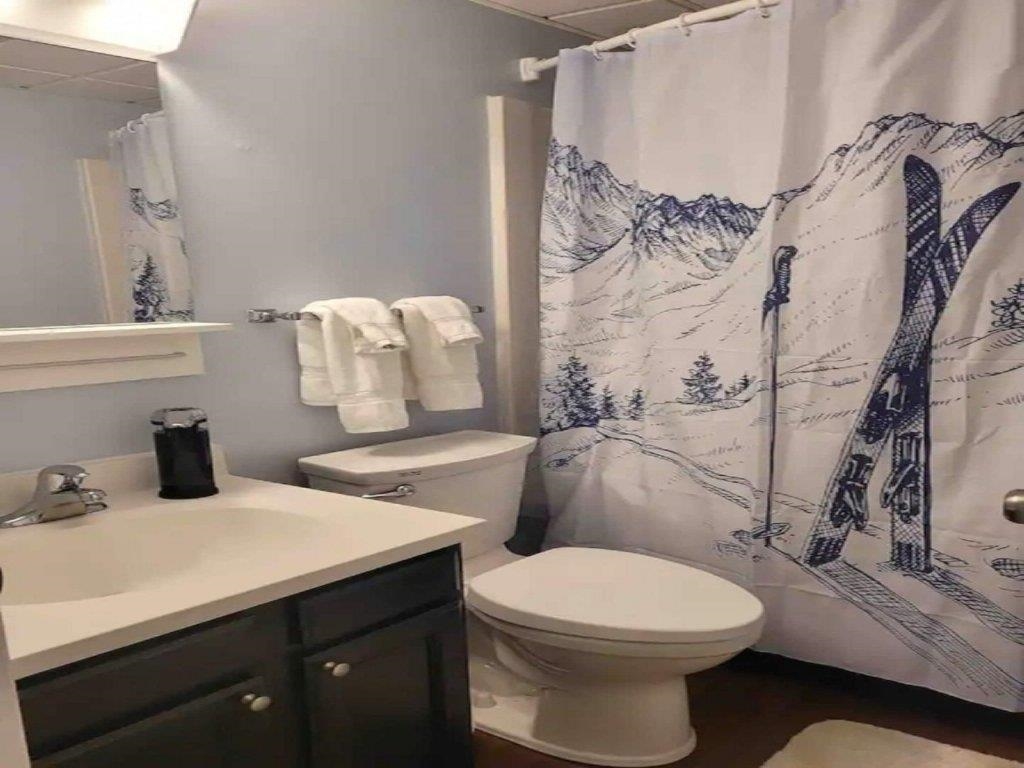 135 E Mountain Road, Unit 1D5