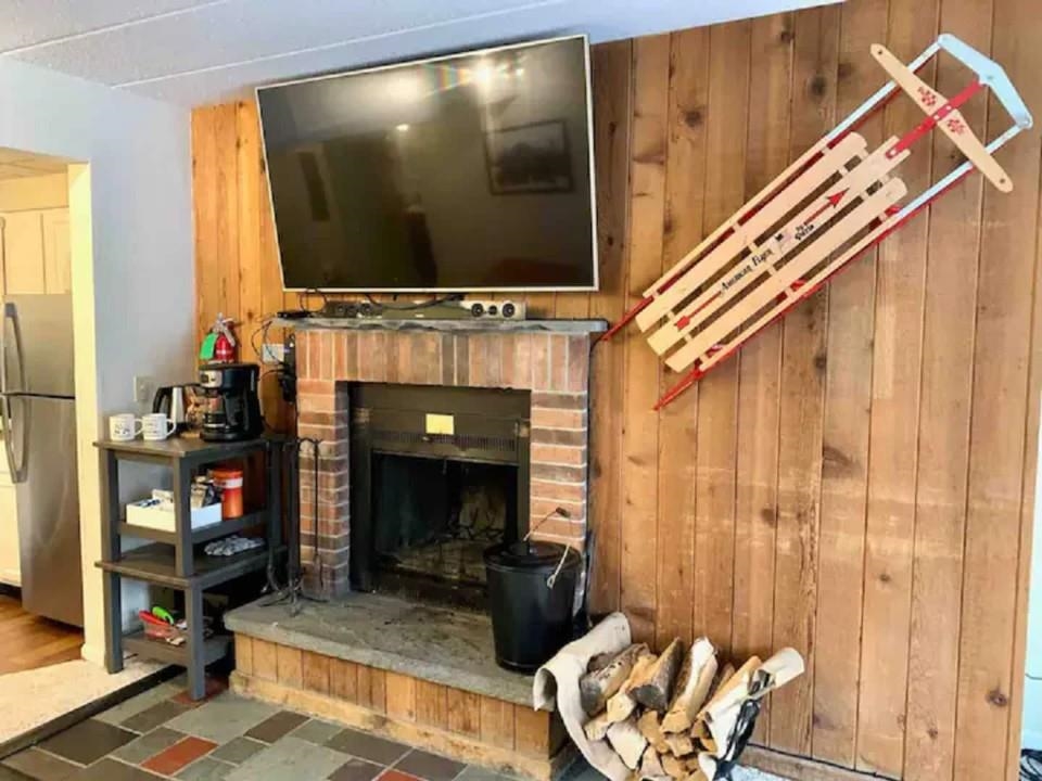 135 E Mountain Road, Unit 1D5