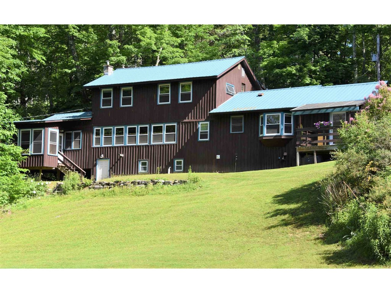 135 Governor Peck Road