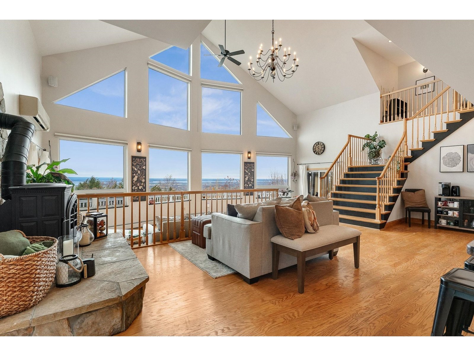 135 Hillcrest Heights