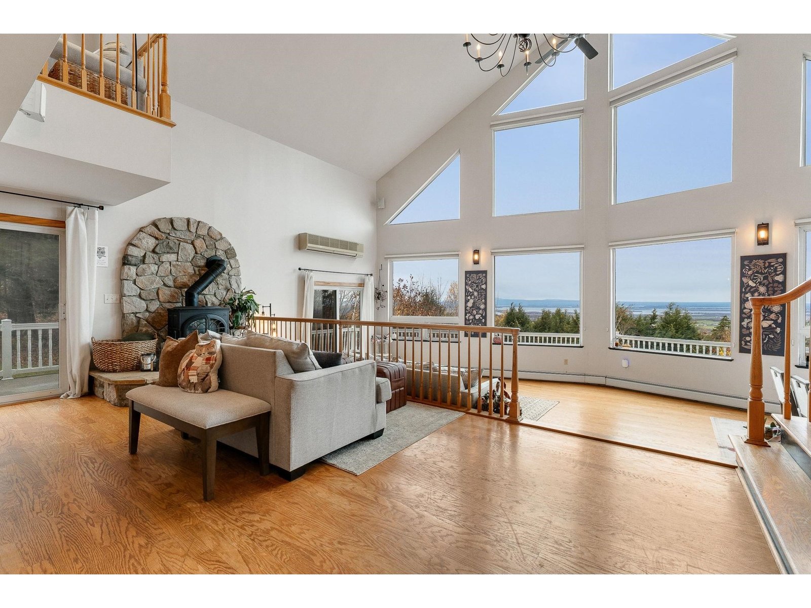 135 Hillcrest Heights