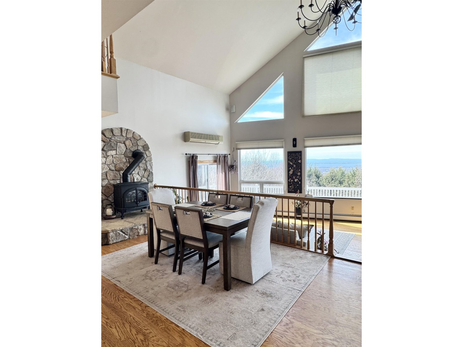 135 Hillcrest Heights