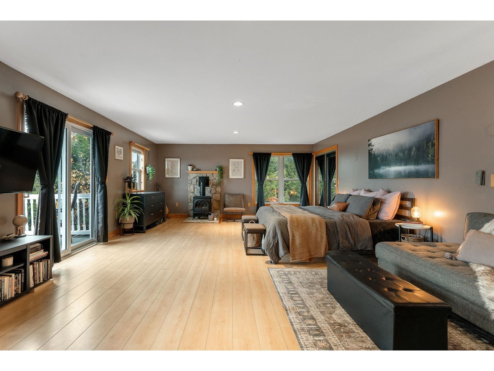135 Hillcrest Heights